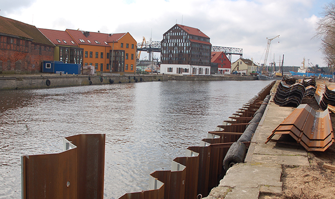 Application of Larssen sheet piling