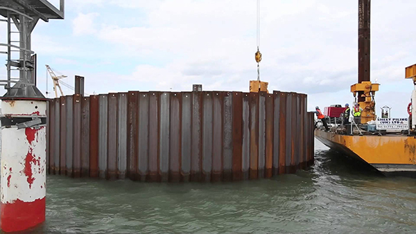 Sheet pile and cofferdam