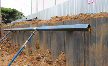 Braced sheet pile shoring wall in sensitive clay